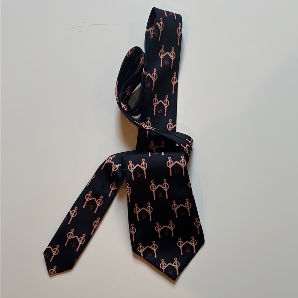 Vintage Gucci Black and Pink Men's Tie